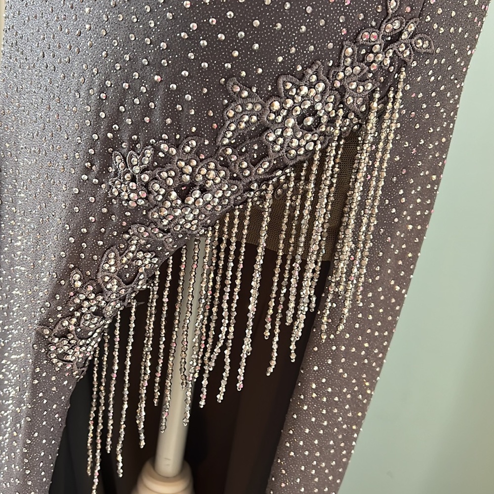 Vienna Prom Dress Size 6 - Picture 5 of 13
